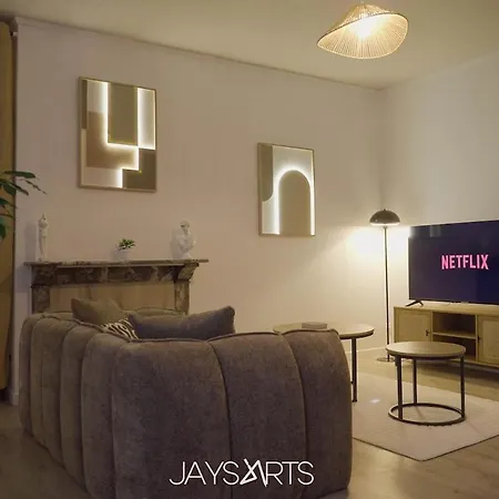 Cozy Center 3 People Apartment