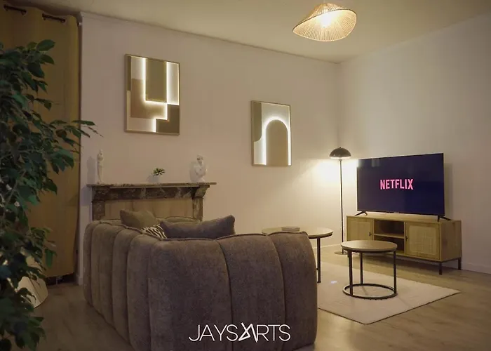 Cozy Center 3 People Apartment