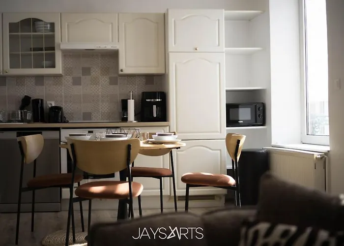 Cozy Center 3 People Apartment